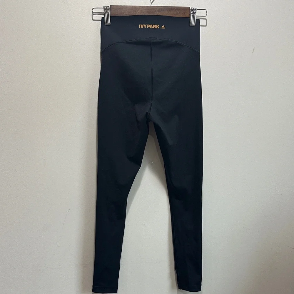 Sleek Black Women's High-Rise Leggings